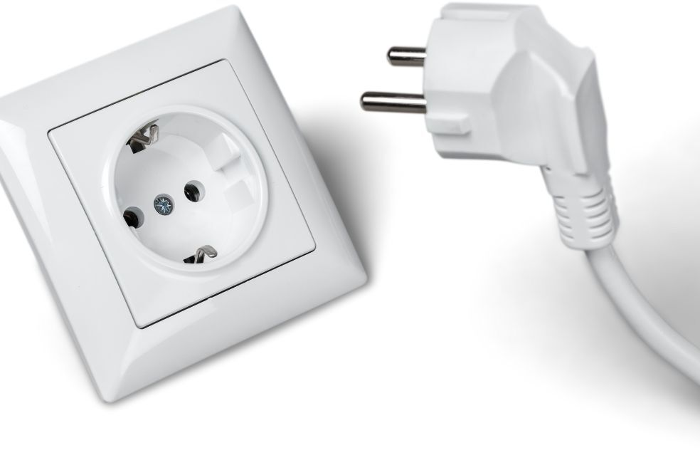 Gniazda elektryczne i wtyczki